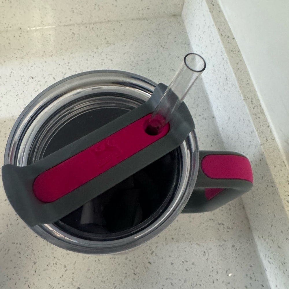 Stanley Gray Tumbler with Pink Handle - Picture 3 of 4